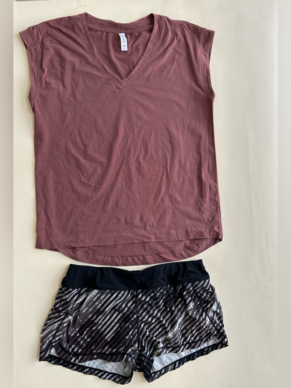 Set Athleta blouses V-Neck Cap Sleeve Tank shorts size M - Picture 2 of 8